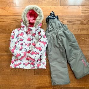 OshKosh B’gosh unicorn snowsuit, excellent condition